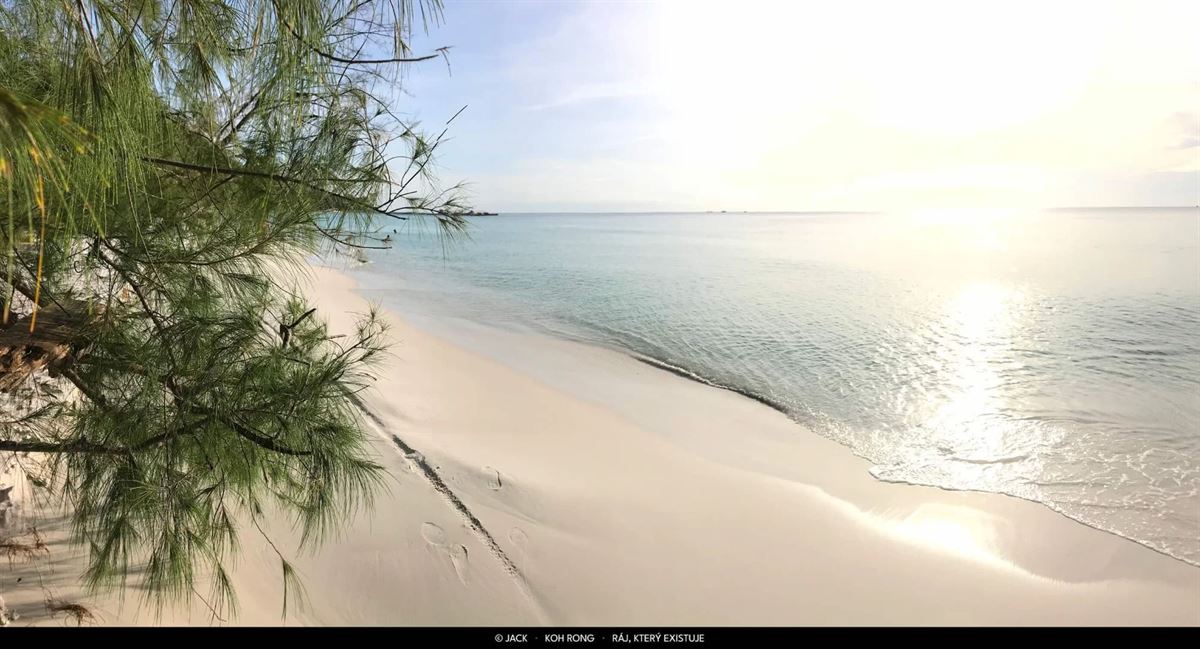 Pláž na ostrově Koh Rong v Kambodži